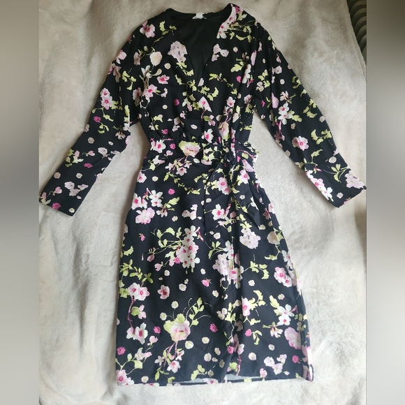 H&M  Wrap Dress Floral Black BNWT - Picture 4 of 16